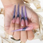 Unghii stiletto cu design din gel si folie de transfer